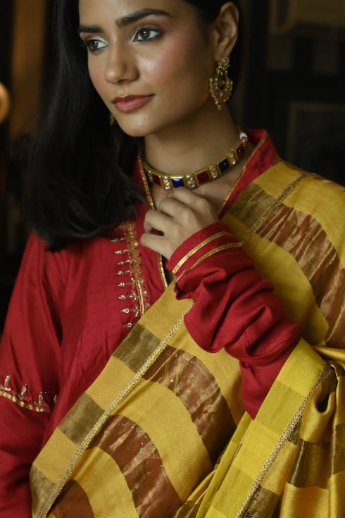 Noor haldi zari patti sari