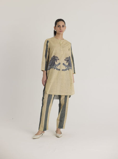 Off-white paws short kurta set