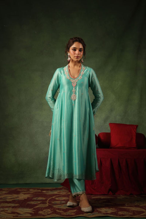 Pakeezah paan buta joda Neela set