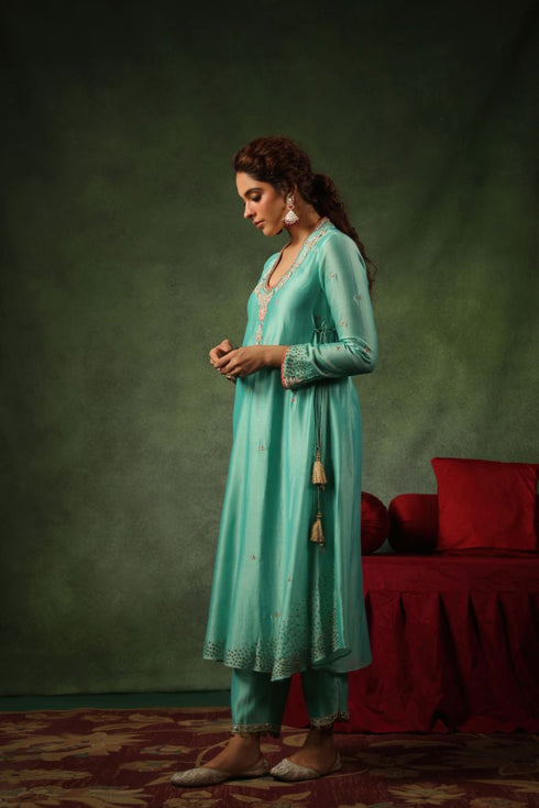 Pakeezah paan buta joda Neela set