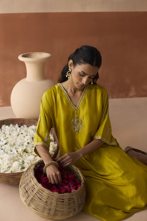 Plain chaand leaf green kaftan set