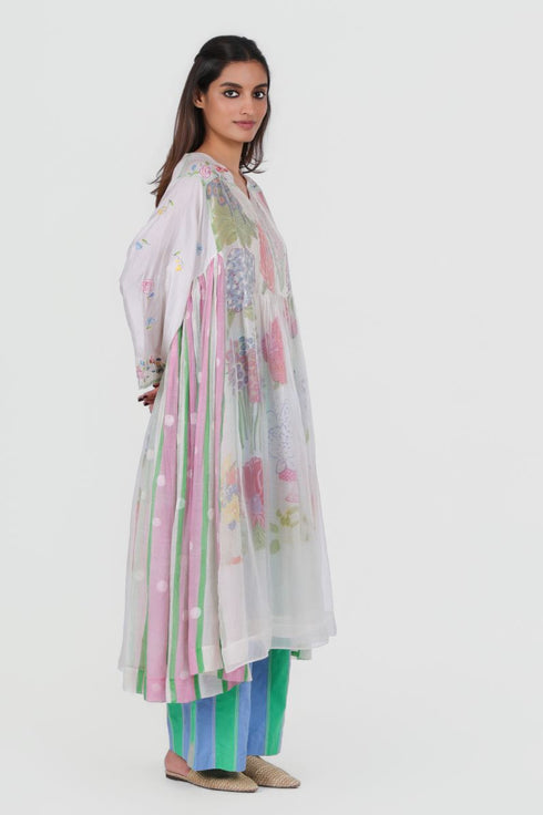 Playpen white printed and thread embroidered with side gathers kurta