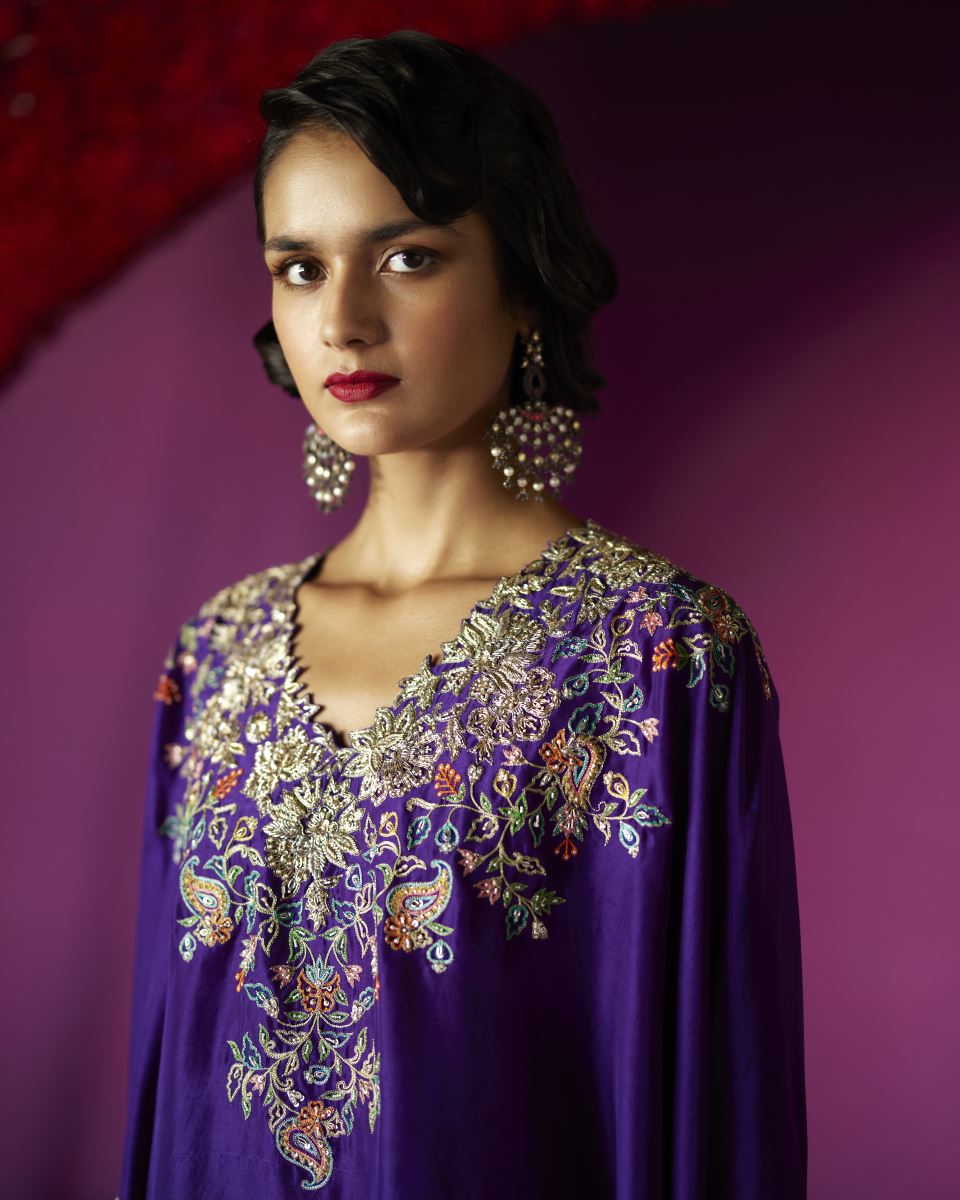 Purple Straight Kurta With V-Neck & Schifli Cuffed Sleeves main image 1