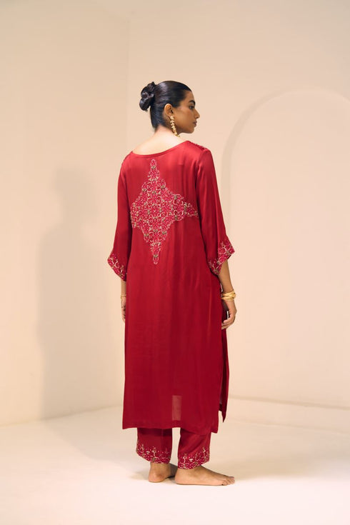 Red isha kurta with pants