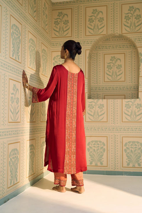 Red seerat kurta with pants