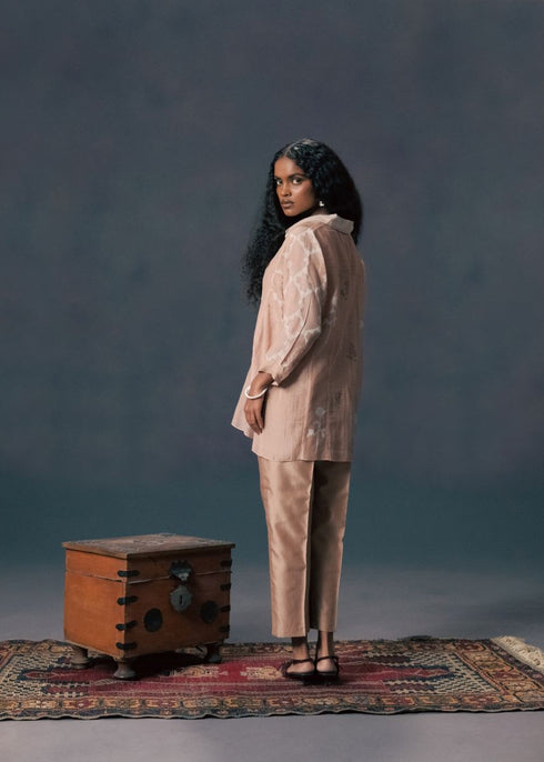 Resonance mocha mousse shirt with pants