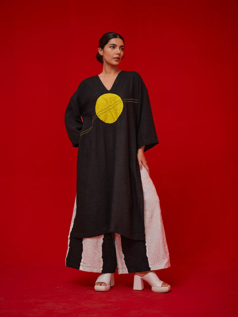 Rock salt black and yellow tunic