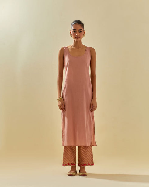 Rukmini pink paneled kurta set