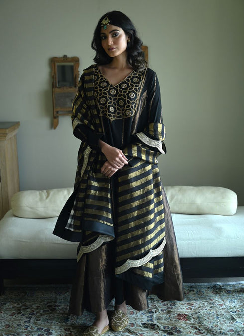 Rumi tannu black kurta