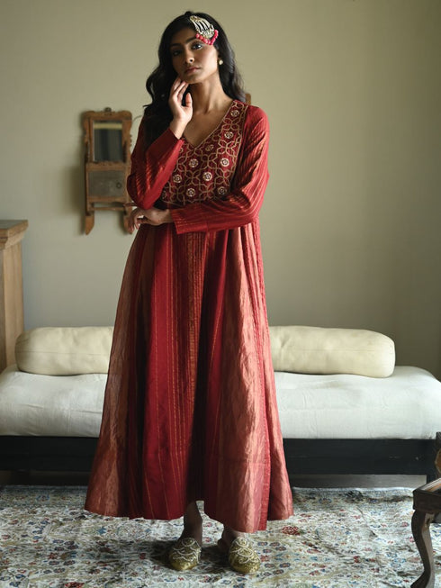 Rumi tannu red kurta