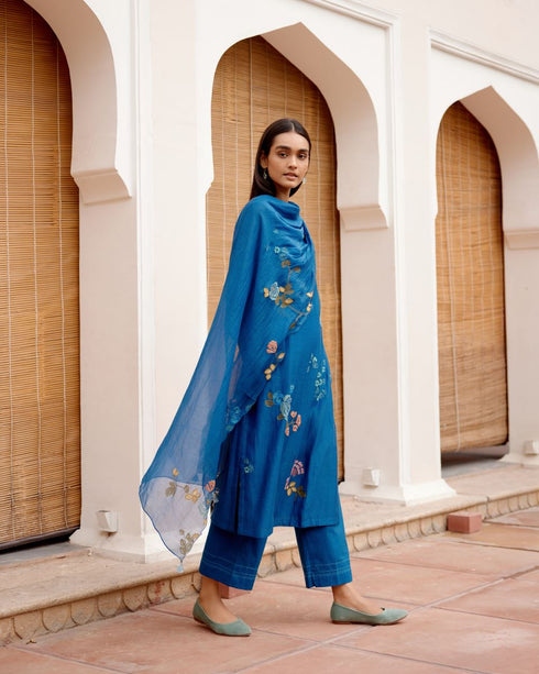 Sapphire floral embroidered kurta set