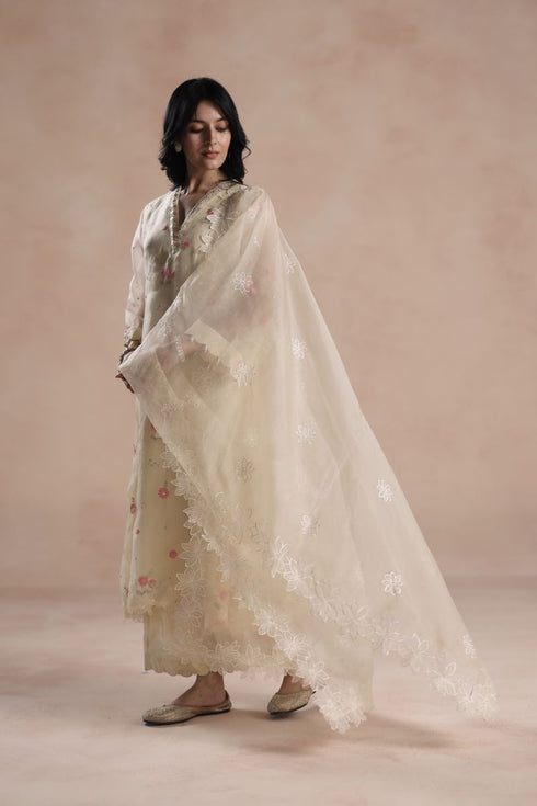 Sareena ivory kurta set