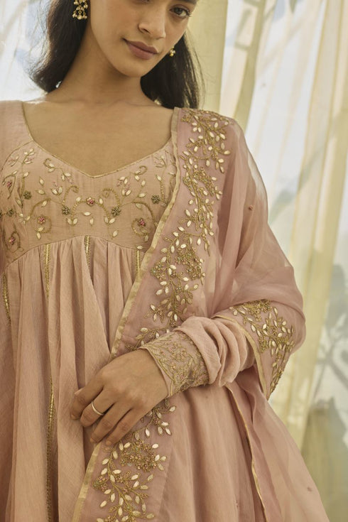 Seher niyaz anarkali set