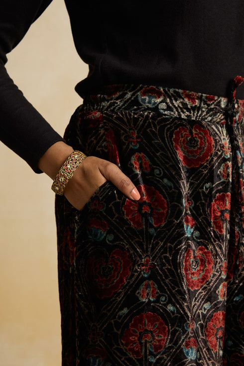 Suroor indigo ijar pants