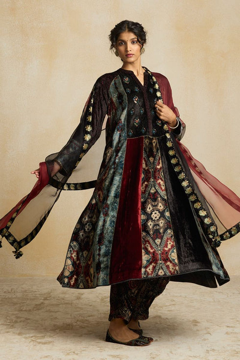 Suroor indigo organza stole