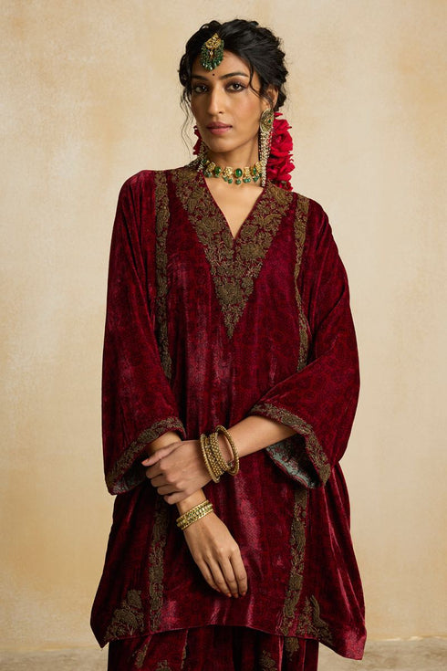 Suroor pink short phiran kurta