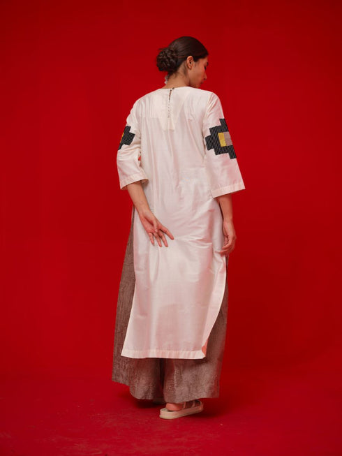 Union ivory, black and yellow tunic