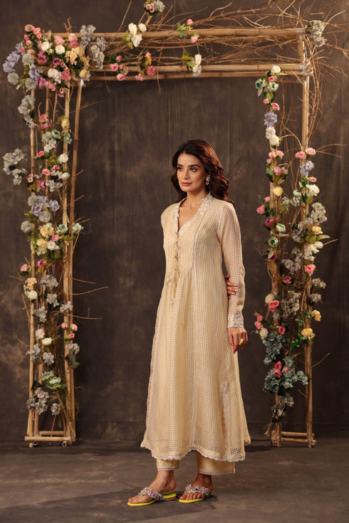 Vaayu beige tie-up kurta set