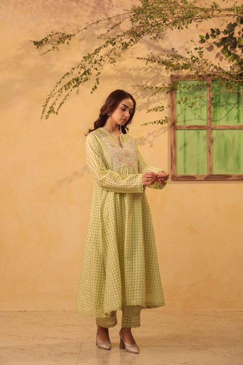 Vaayu green panelled kalidar set
