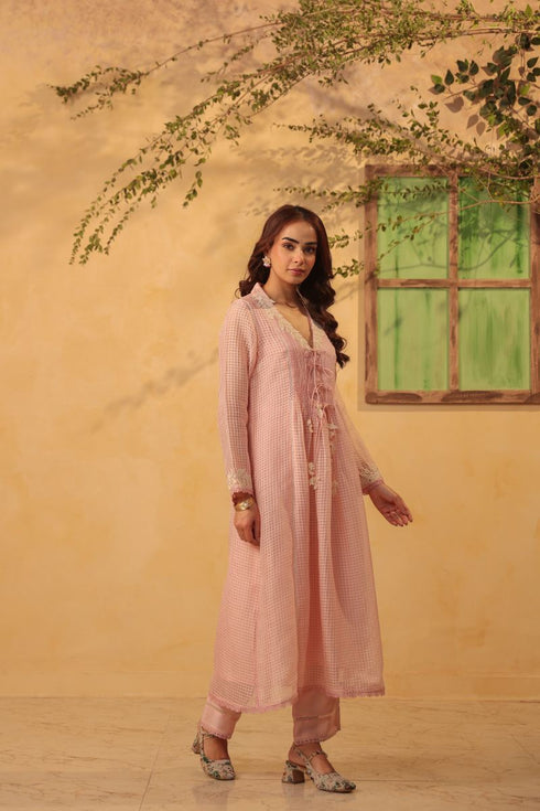 Vaayu light pink tie-up kurta set