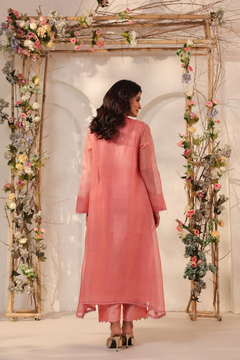 Vaayu pink applique yoke kurta set