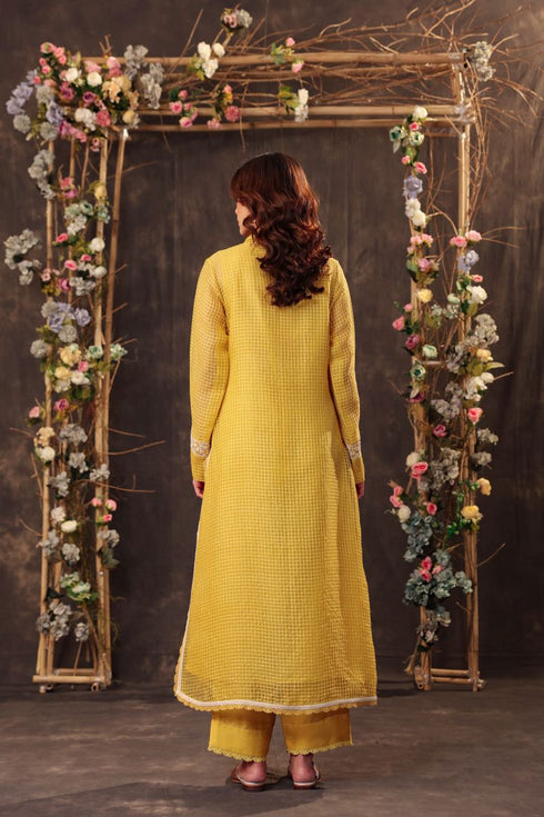 Vaayu yellow collar kurta set