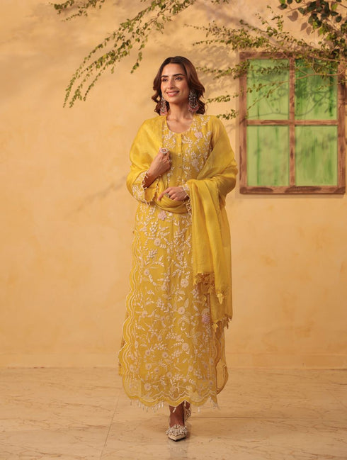 Vaayu yellow heavy jaal scallop kurta set