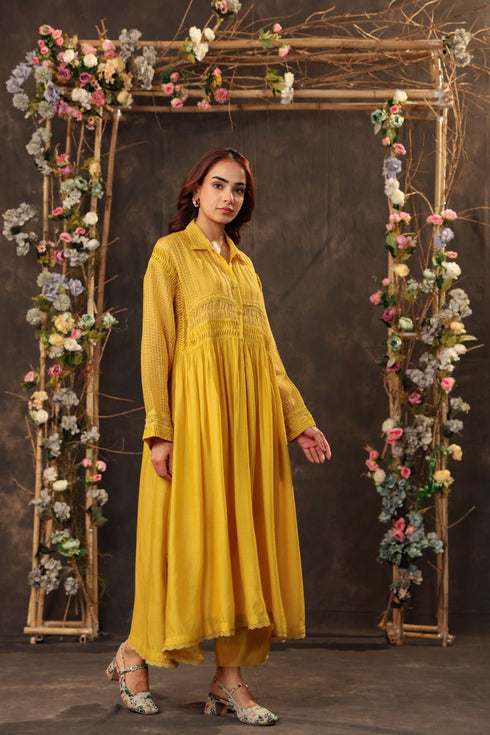 Vaayu yellow pintuck collar kurta set