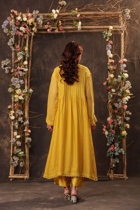 Vaayu yellow pintuck collar kurta set