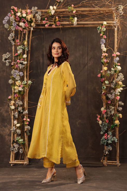 Vaayu yellow tie-up kurta set