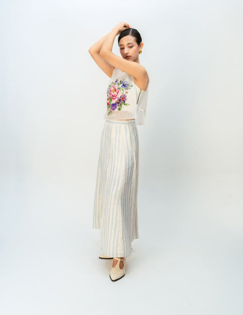 Vanilla bloom bib