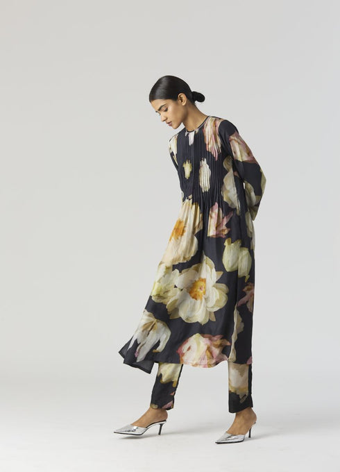 Viva fiori black pintuck kurta set