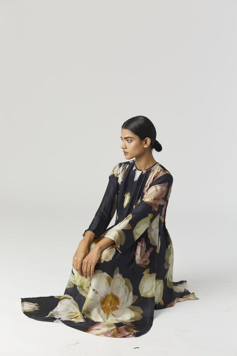 Viva fiori black pintuck kurta set