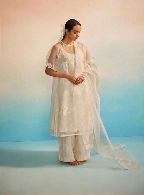 Yuugen ivory organza kurta set