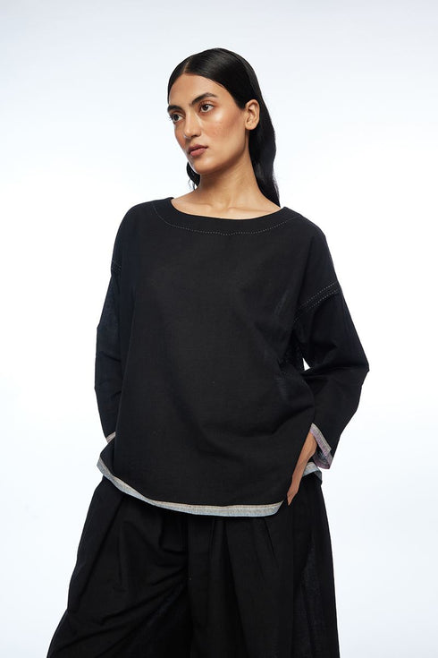 Zuvandica black oversized top