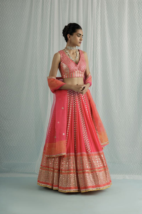 Fsuchia kara lehenga set