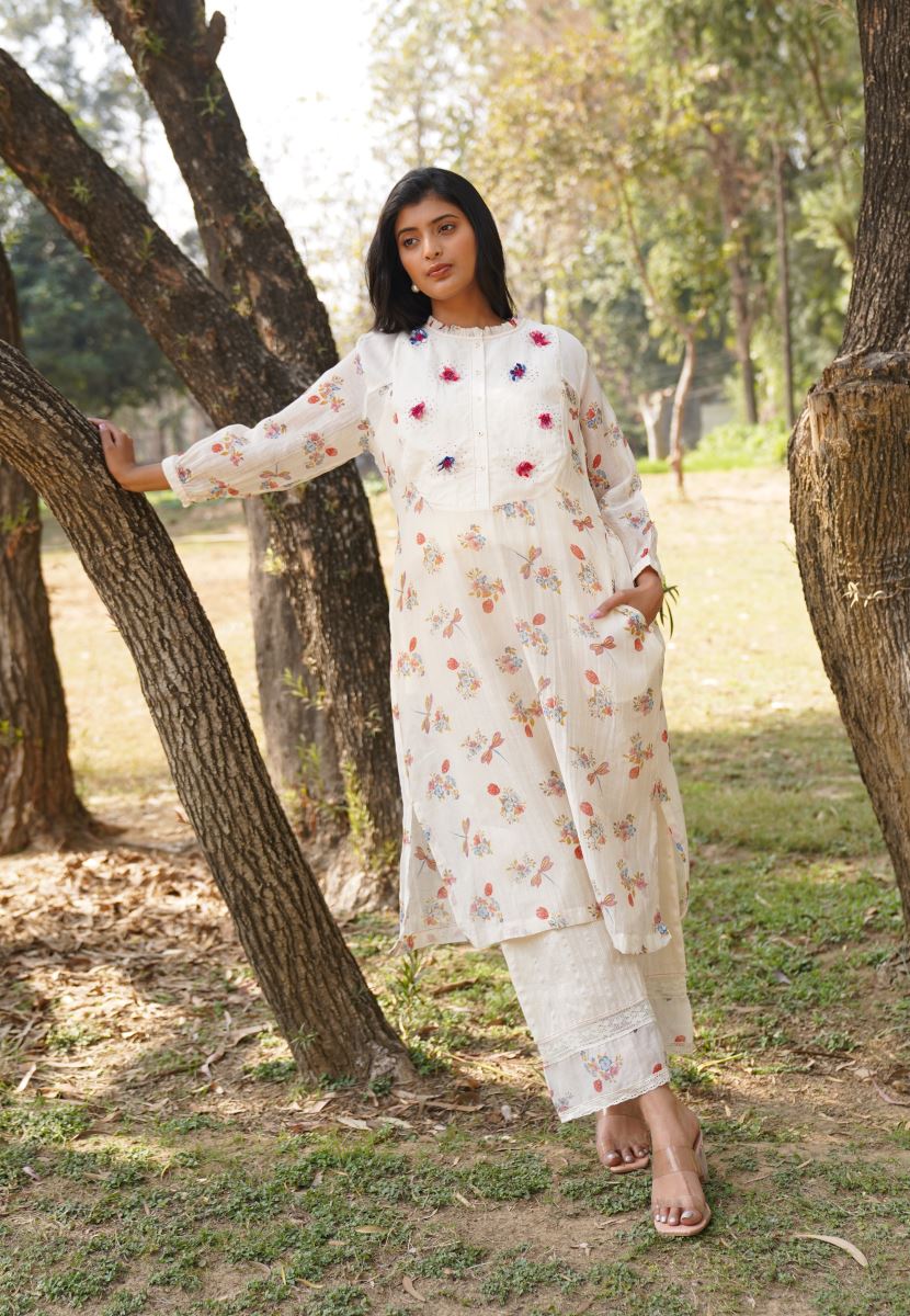Buy - Dragon 3D off white kurta | Elan Store
