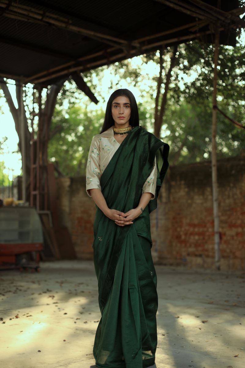 Buy - Shorshe olive green saree with beige benarasi blouse